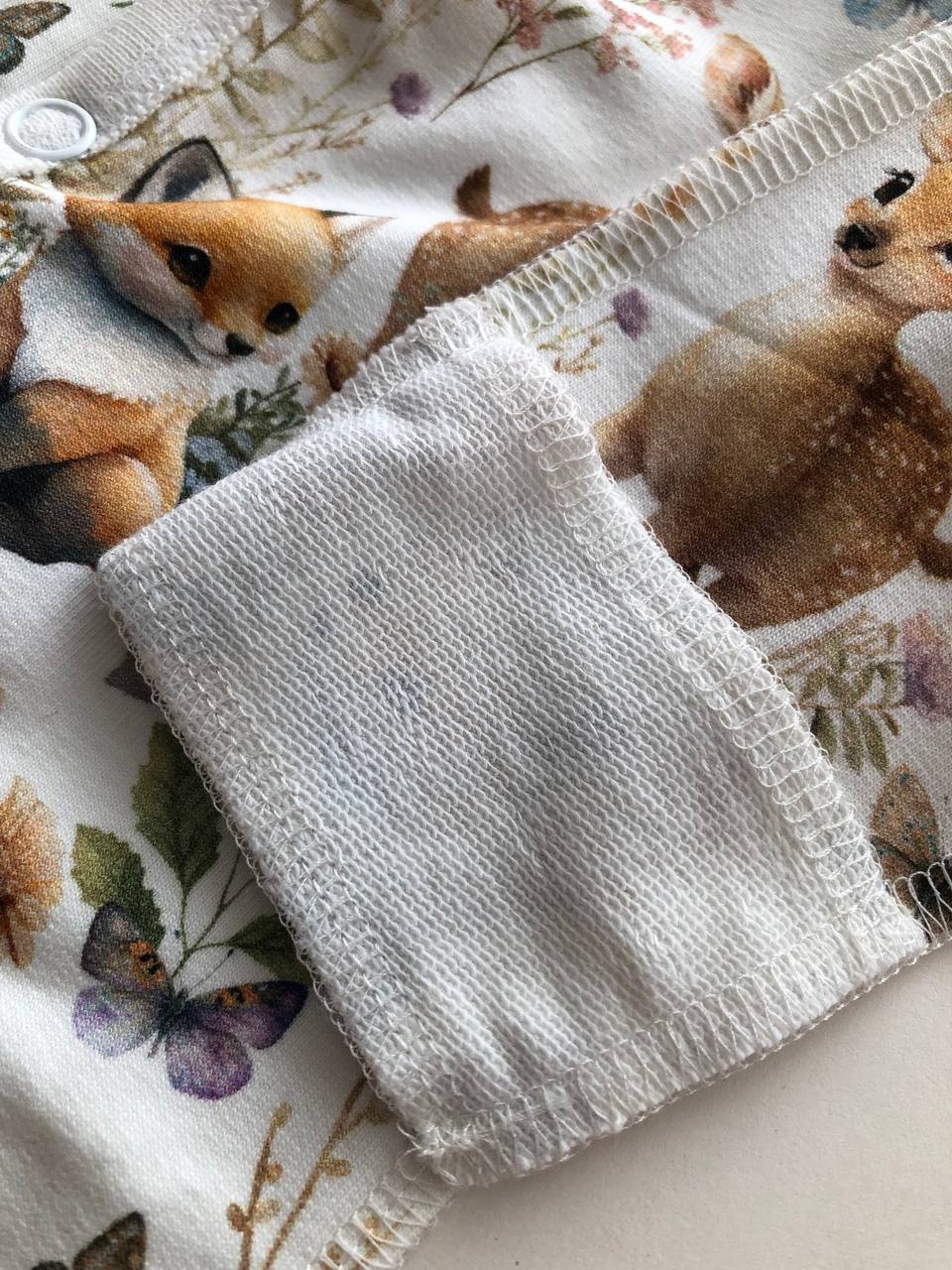 Slepis “Meža stāsti” 46 — aizvērtas kājiņas, garās piedurknes, šuvumi uz āru