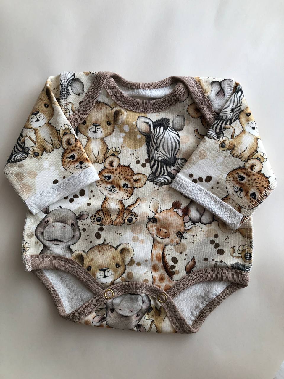 Bodijs “Safari” 42–44 — ar garām piedurknēm, šuvumi uz āru, siltināts trikotāža