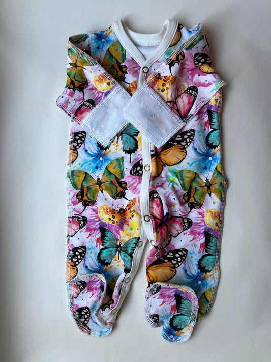 Slepiņš “Taureņu deja” 46 — rociņas aizveramas, kājiņas aizvērtas, šuvumi ārpusē