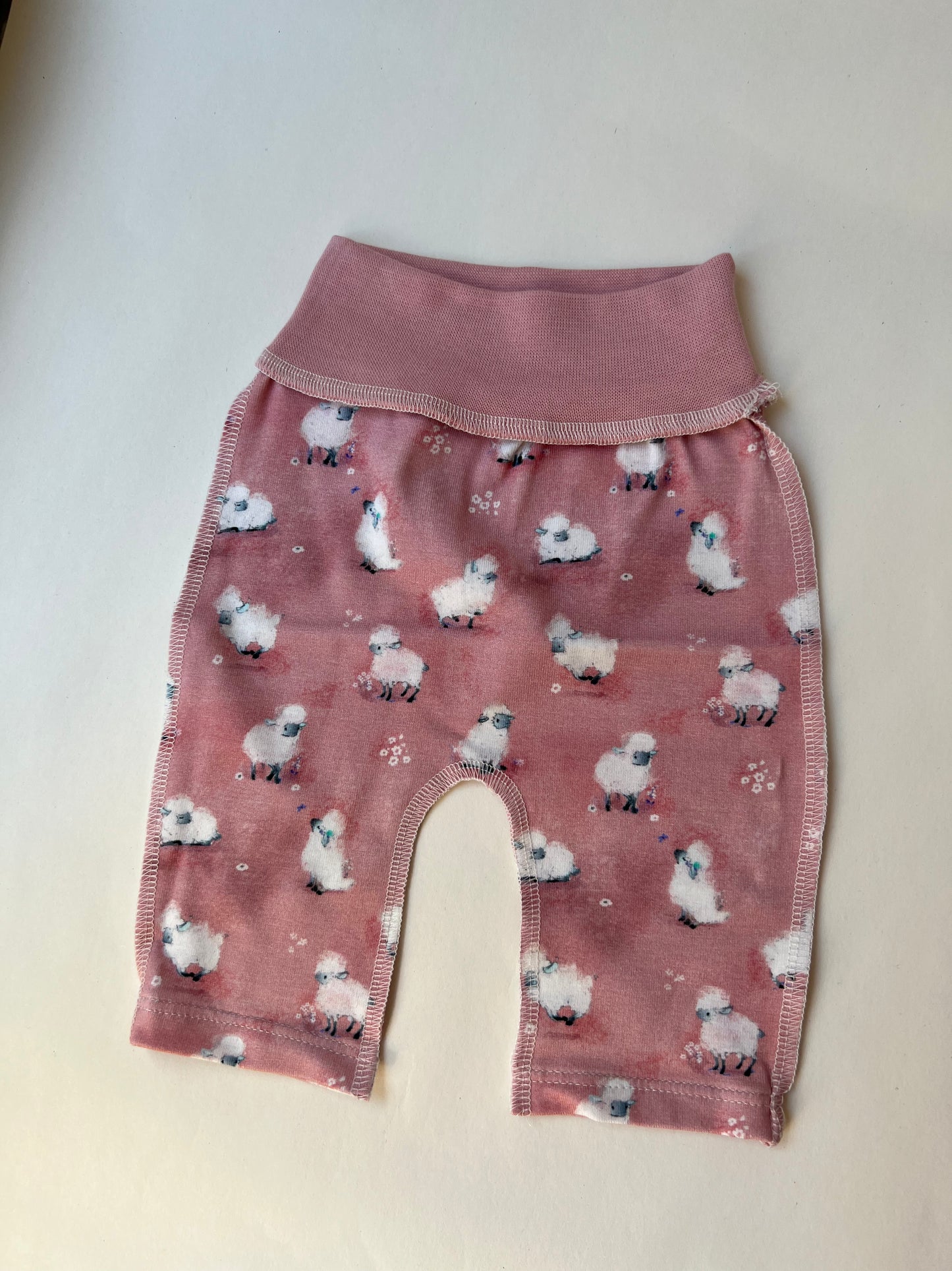 Комплект “Дружные овечки” 44–46 — жакетик, шапочка и брючки, швы наружу